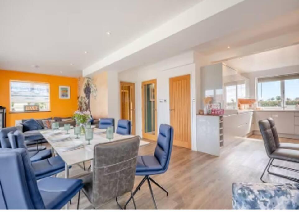 Covehithe House-Coastal Luxury- Sleeps 12-With Huge Swimspa! Wrentham Eksteriør bilde