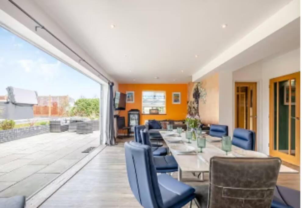 Covehithe House-Coastal Luxury- Sleeps 12-With Huge Swimspa! Wrentham Eksteriør bilde