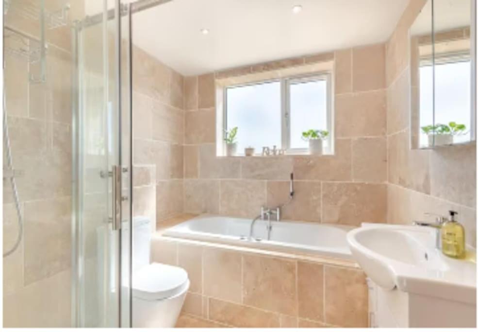Covehithe House-Coastal Luxury- Sleeps 12-With Huge Swimspa! Wrentham Eksteriør bilde